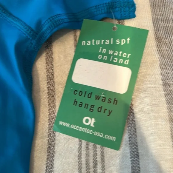 NWT kids size 4T UPF50 rash guard